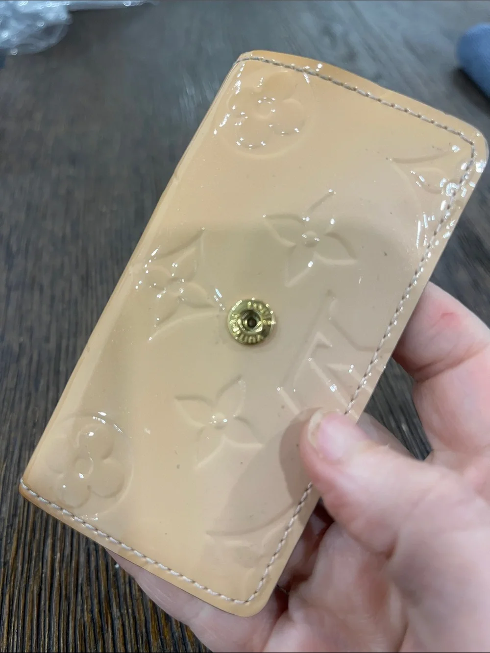 Louis Vuitton Beige/ nude Patent Monogram key Case